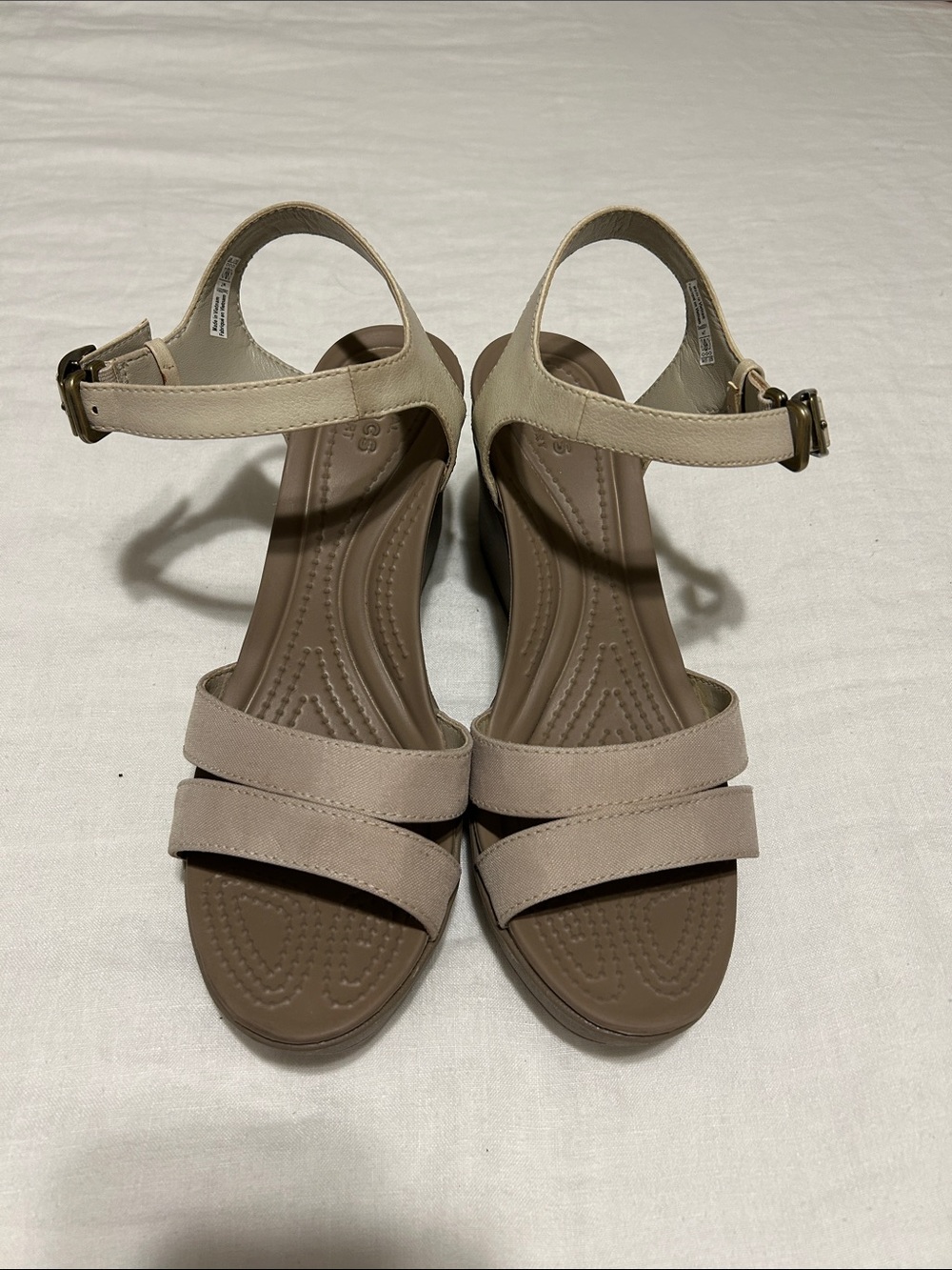 Crocs Womens Leigh II Ankle Strap Wedge Sandals Sz.7, Oatmeal Khaki New No Tag.